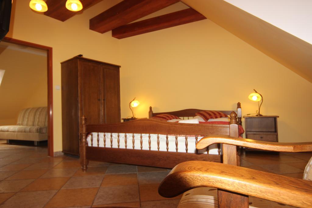 Hotel Pelikan Třeboň Εξωτερικό φωτογραφία